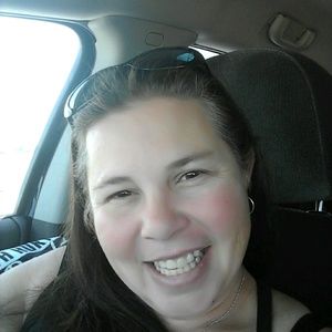 Meet your Posher, Dena